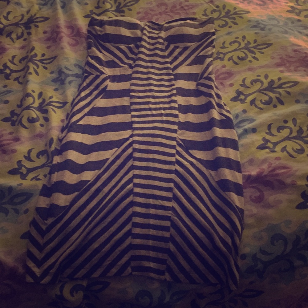 Strapless grey and black dress with green inside